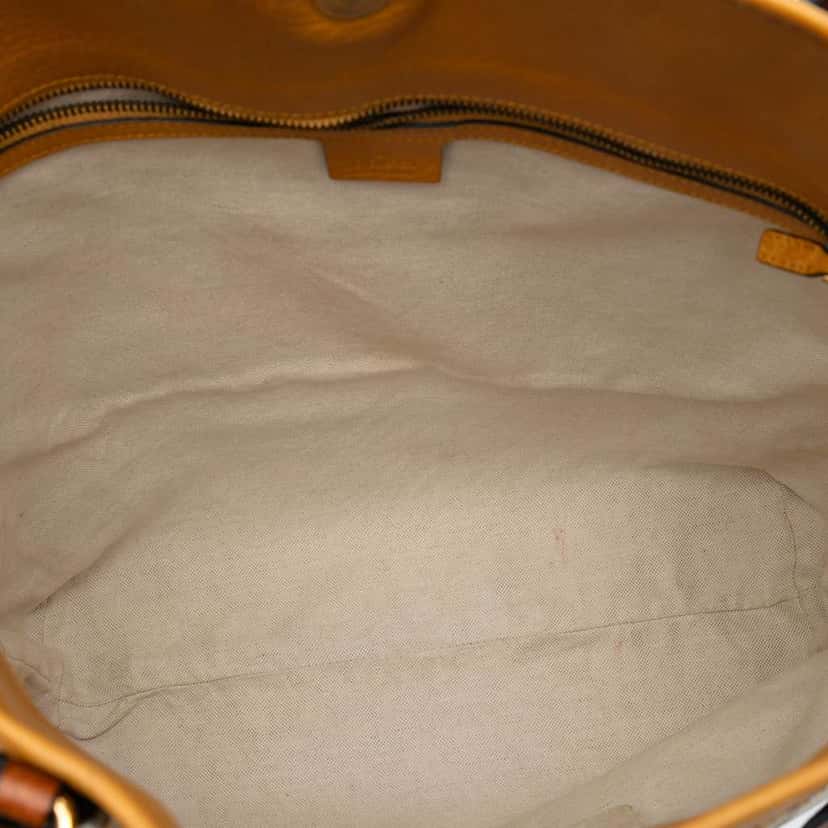 Gucci Large GG Canvas Laidback Crafty Tote Brown Canvas Very good condition - Model View