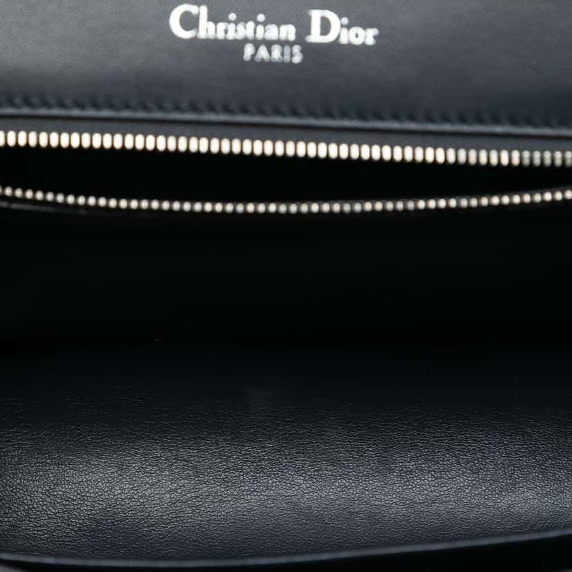Dior Medium Metallic Patent Microcannage Diorama Flap Silver Leather Good condition - Model View