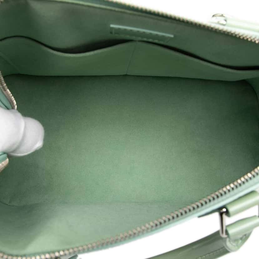 Louis Vuitton Electric Epi Alma PM Green Leather Good condition - Model View