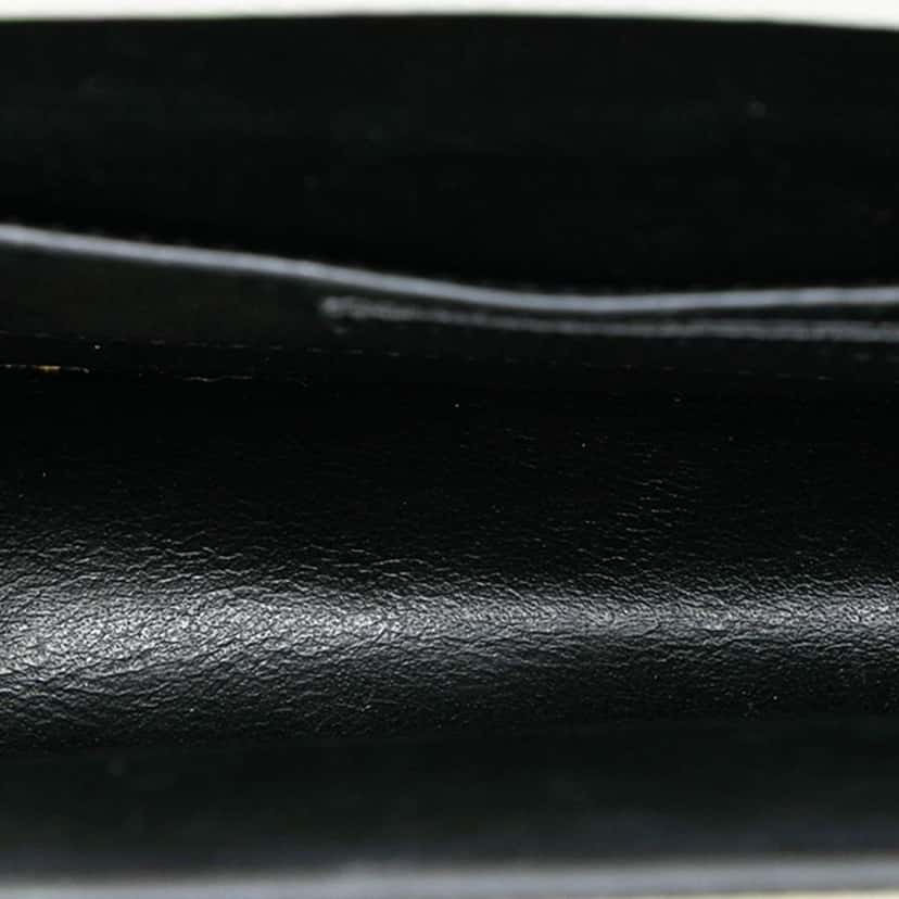 Saint Laurent Medium Leather Monogram Sulpice Crossbody White Leather Very good condition - Model View