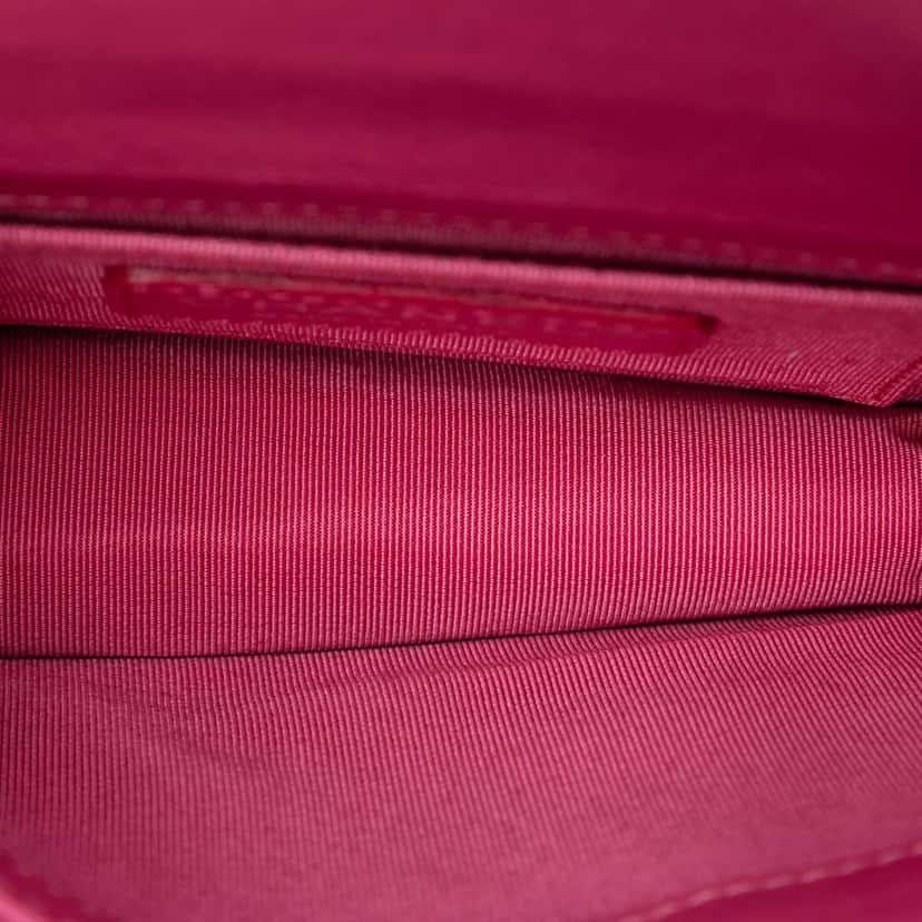 Chanel Mini Ombre Acrylic and Patent Boy Brick Flap Pink Leather Very good condition - Model View