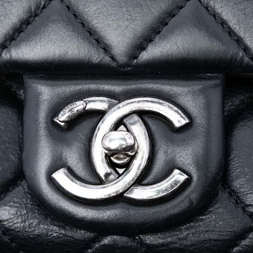 Chanel Paris Dallas Small Quilted Calfskin Flap Black Leather Good condition - Box View