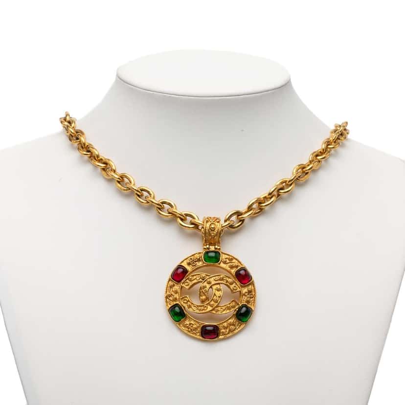 Chanel Gold Plated Gripoix CC Round Pendant Necklace Gold Metal Good condition - Box View