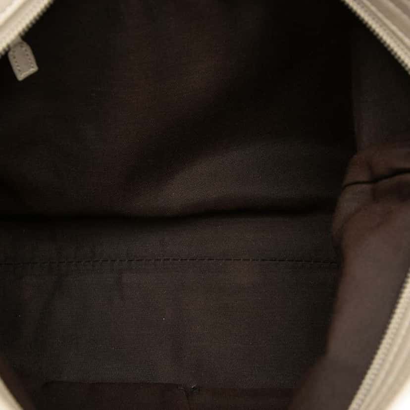 Gucci GG Canvas Crossbody Brown Canvas Good condition - Model View