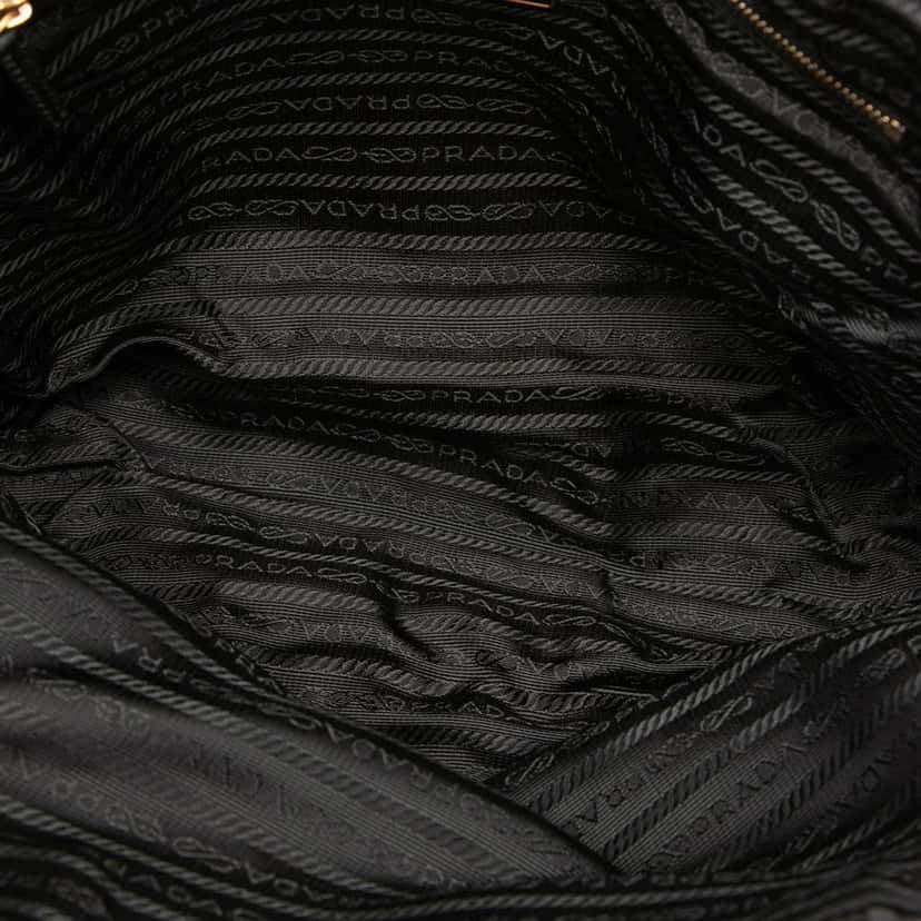 Prada Tessuto Tote Black Good condition - Model View