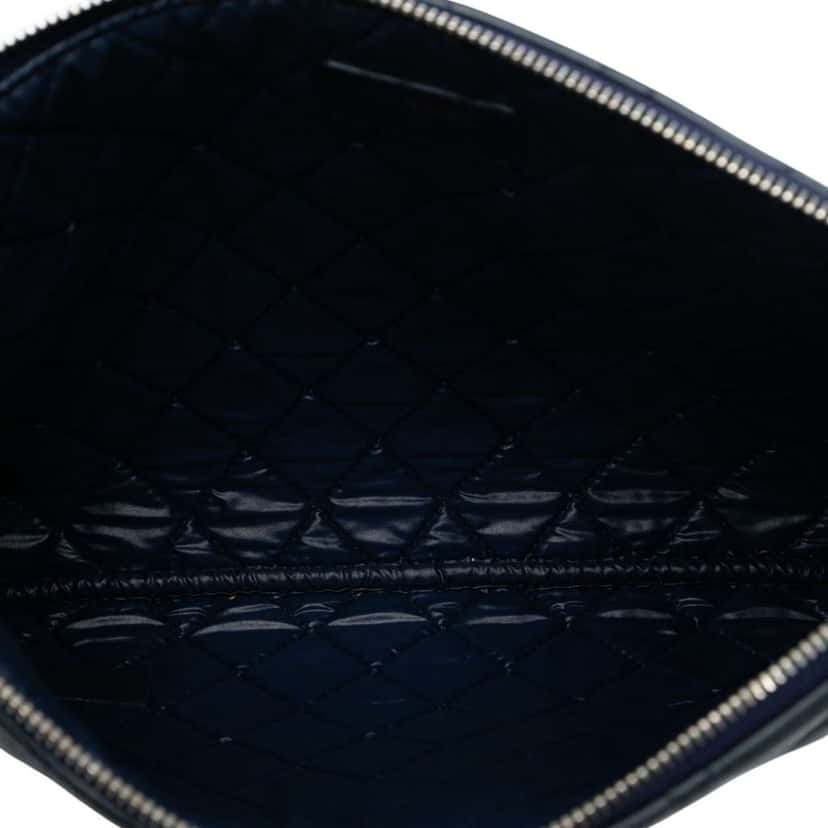 Chanel Medium Quilted Lambskin Casino Beauty O Case Clutch Blue Leather Very good condition - Model View