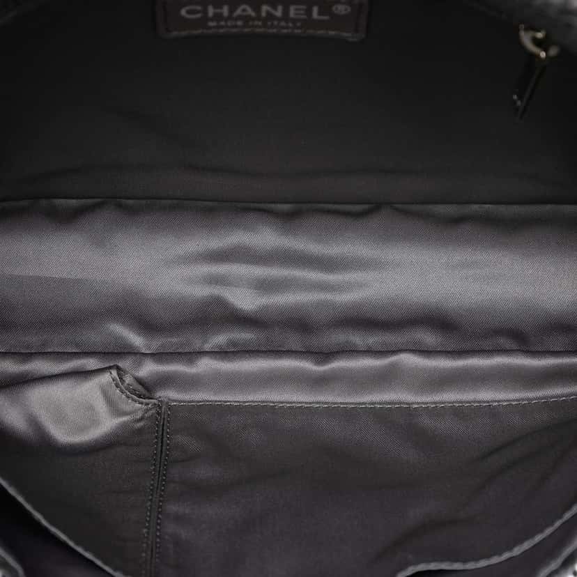 Chanel Medium Reissue Perforated Calfskin Drill Flap Silver Leather Good condition - Model View