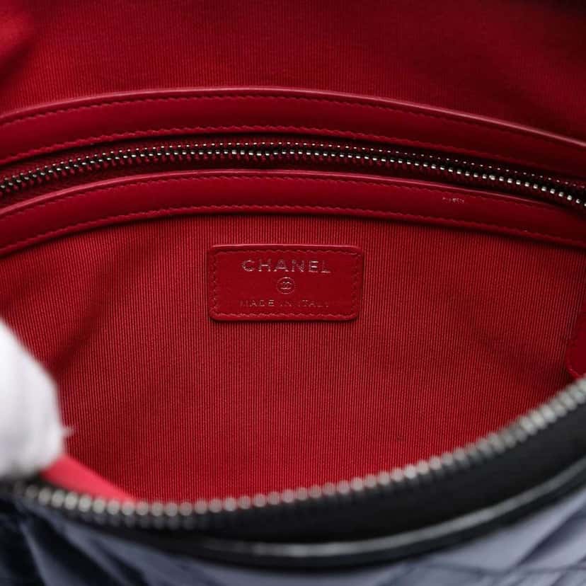 Chanel Medium Aged Calfskin Gabrielle O Case Clutch Blue Leather Very good condition - Box View