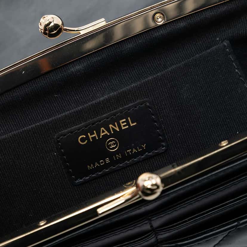 Chanel CC Quilted Calfskin Kiss Lock Flap Phone Holder On Chain Black Leather Very good condition - Box View