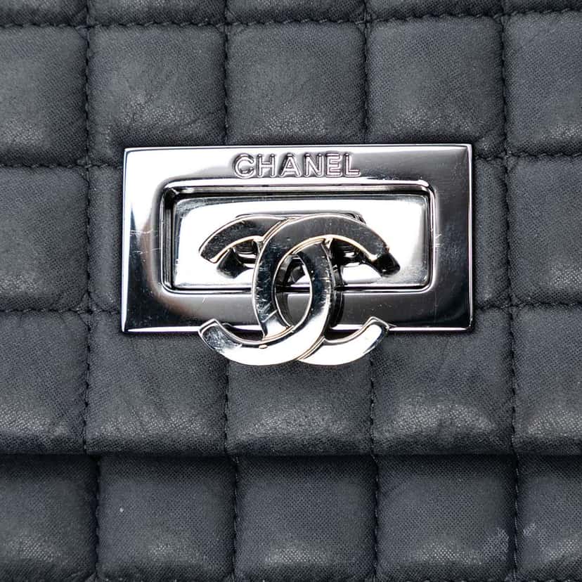 Chanel Chocolate Bar Iridescent Calfskin Bubble Flap Grey Leather Good condition - Box View