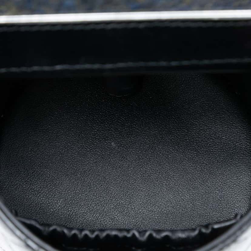 Chanel Mini Quilted Shiny Lambskin Double Sided Vanity Case with Chain Black Leather Good condition - Model View