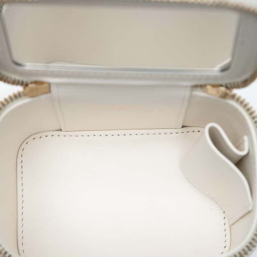 Chanel Mini Caviar Coco Casino Vanity Case White Leather Very good condition - Model View