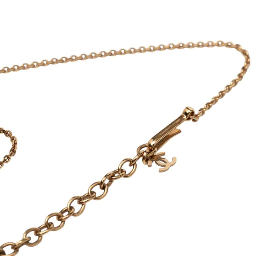 Chanel Gold Plated Resin CC Logo Tree Clover Pendant Necklace Gold Metal Good condition - Model View