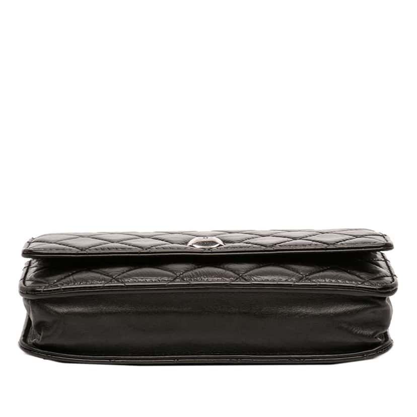 Chanel CC Quilted Crinkled Patent Wallet On Chain Black Leather Very good condition - Inside View