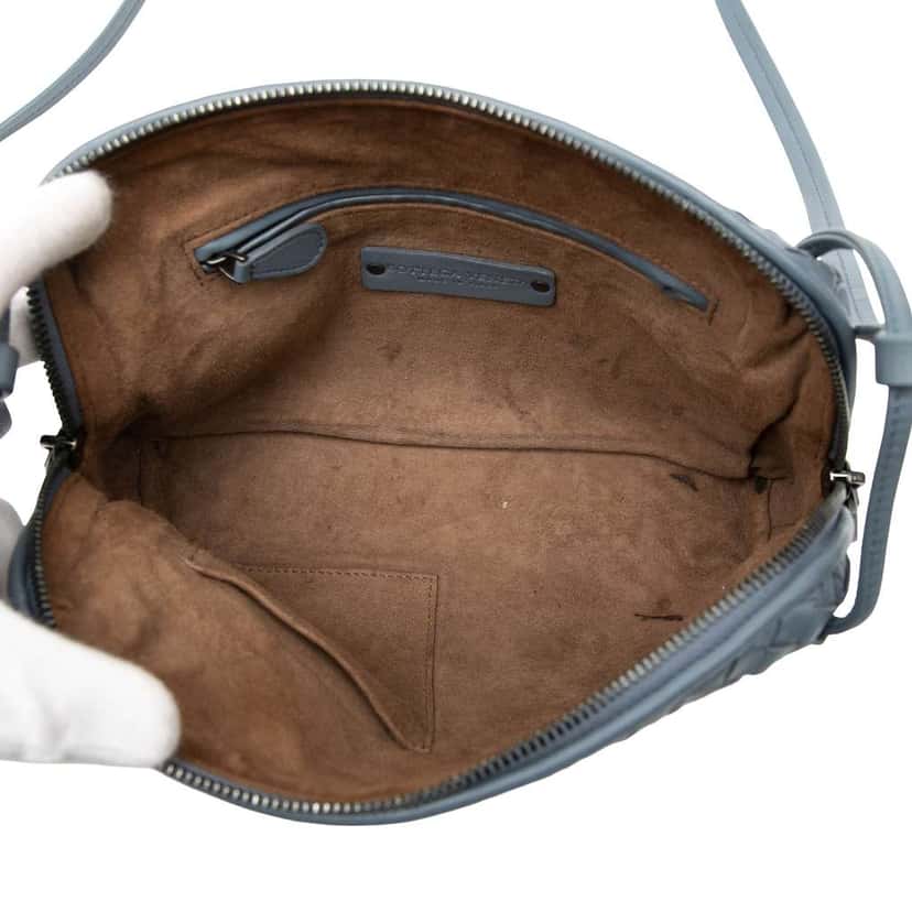 Bottega Veneta Nappa Intrecciato Nodini Crossbody Blue Leather Good condition - Model View