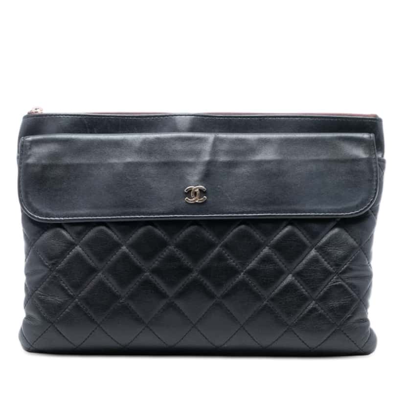 Chanel Medium CC Quilted Lambskin Flap Cosmetic Case Black Leather Very good condition - Front View