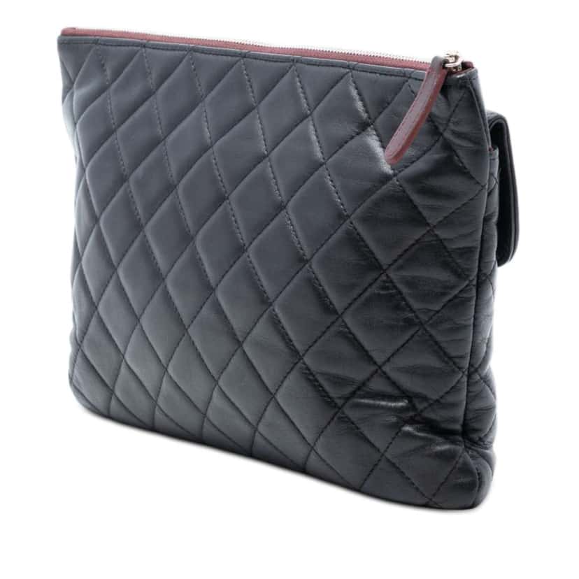 Chanel Medium CC Quilted Lambskin Flap Cosmetic Case Black Leather Very good condition - Back View