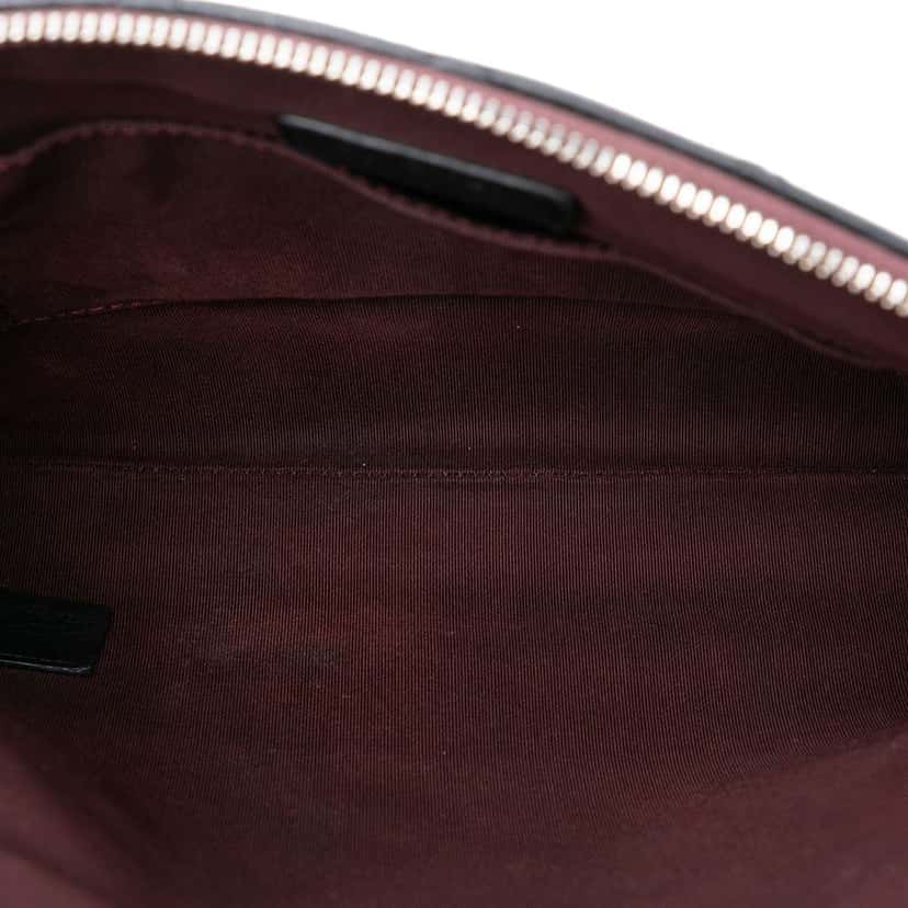 Chanel Medium CC Quilted Lambskin Flap Cosmetic Case Black Leather Very good condition - Model View