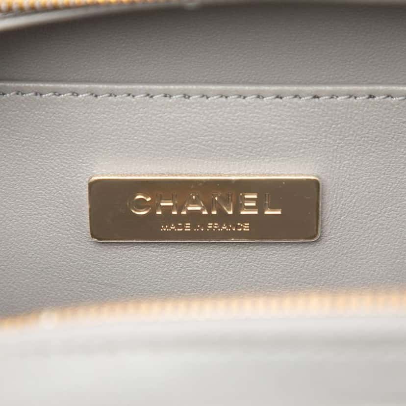 Chanel Small CC Quilted Calfskin Top Handle Convertible Vanity Case Grey Leather Very good condition - Box View