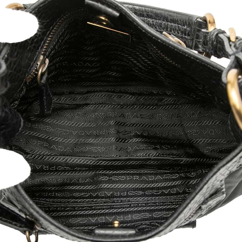 Prada Vitello Daino Trimmed Tessuto Shoulder Bag Black Very good condition - Model View