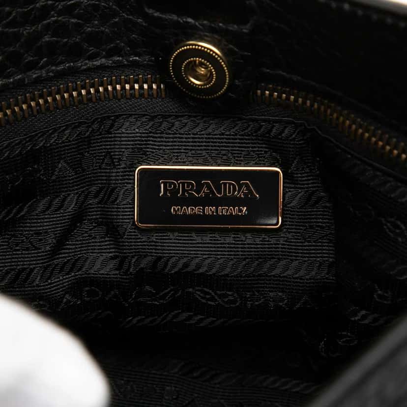 Prada Vitello Daino Trimmed Tessuto Shoulder Bag Black Very good condition - Box View