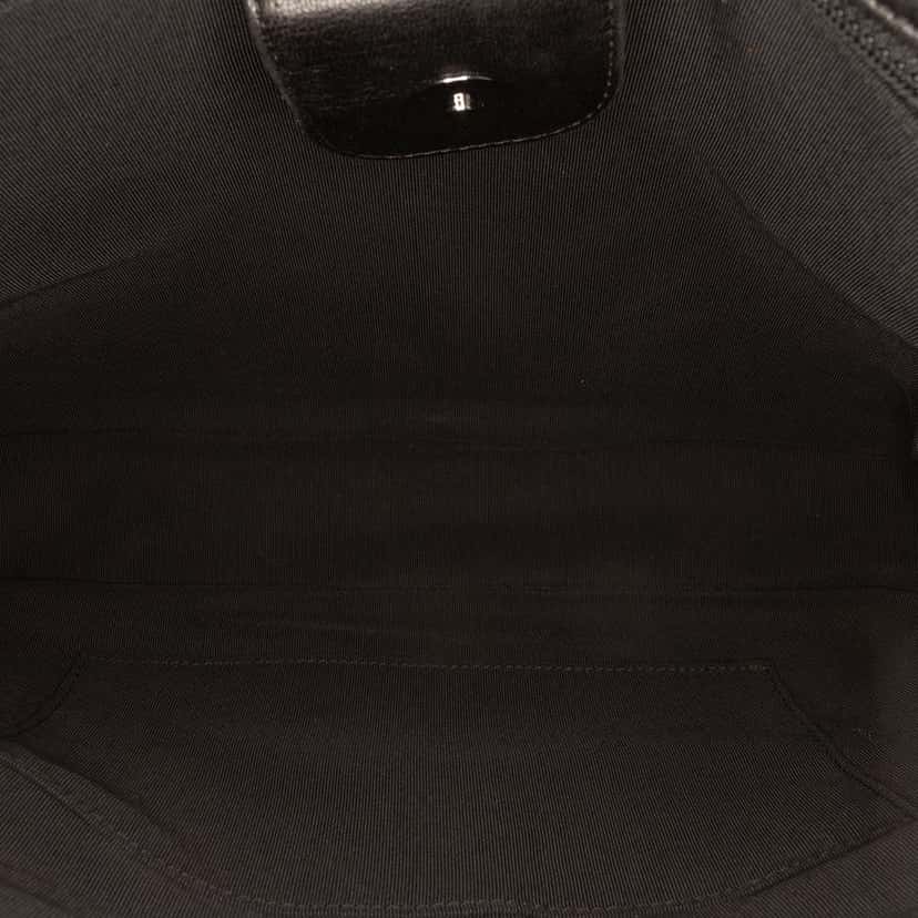 Chanel CC Tweed Paint Splatter Flap Black Tweed Very good condition - Model View