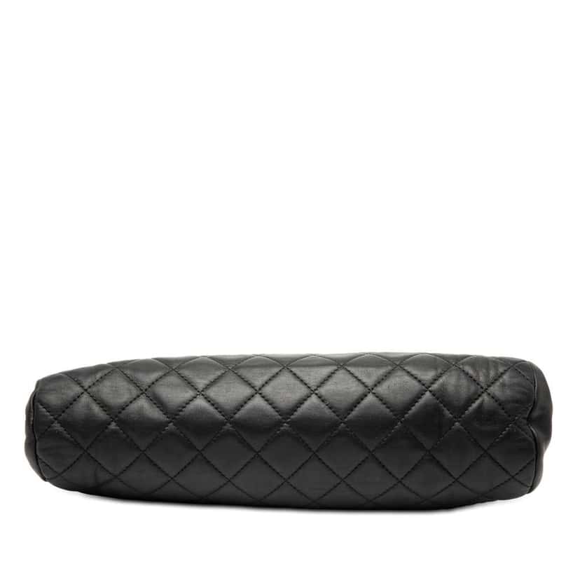 Chanel Quilted Lambskin Timeless Kisslock Clutch Black Leather Good condition - Inside View