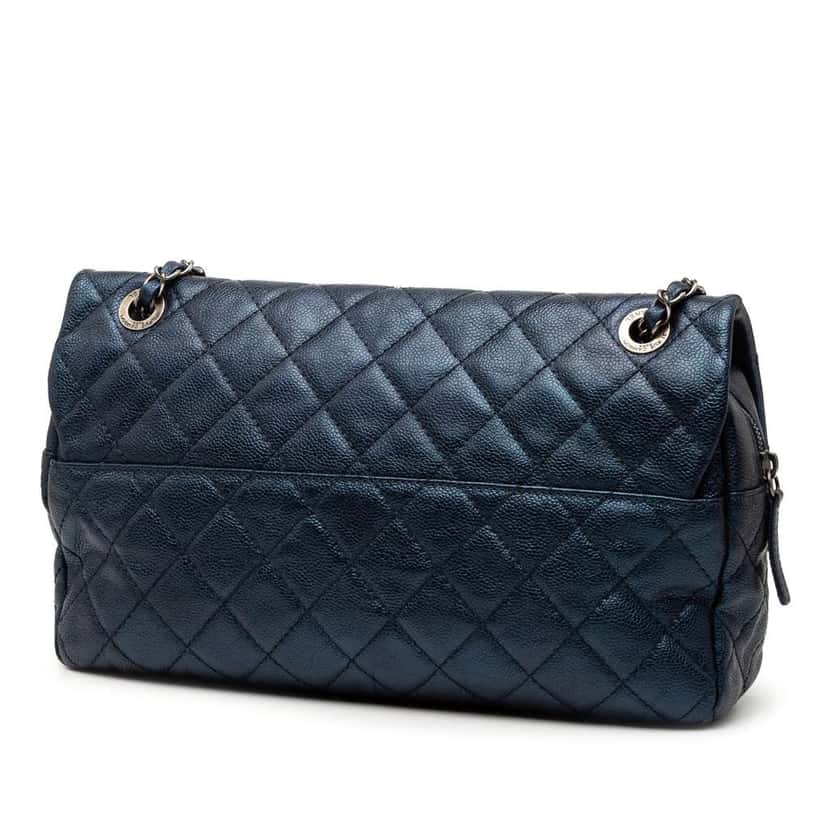 Chanel Jumbo Quilted Iridescent Caviar Easy Flap Blue Leather Very good condition - Back View