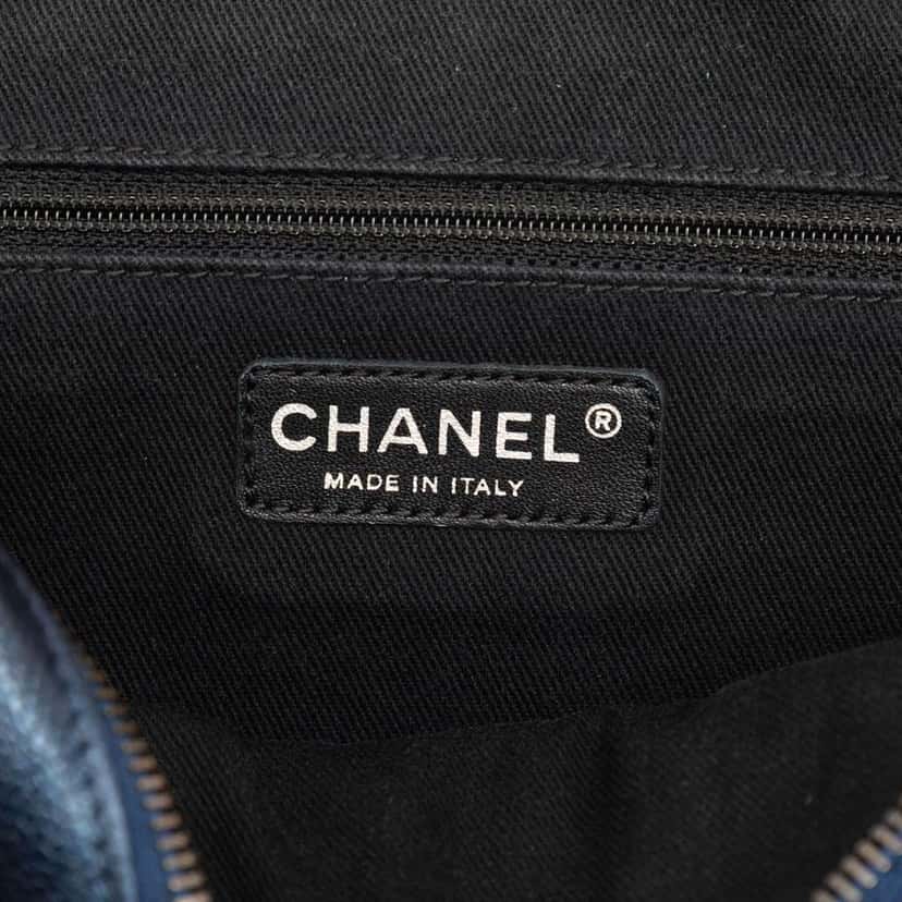 Chanel Jumbo Quilted Iridescent Caviar Easy Flap Blue Leather Very good condition - Box View