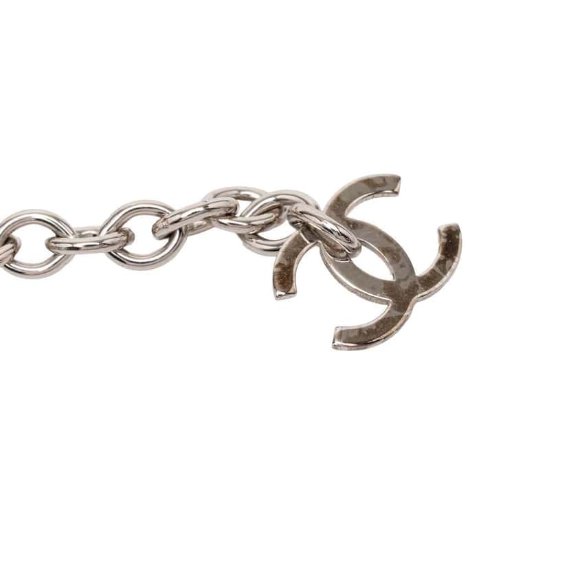 Chanel CC Silver Plated Enamel Camellia Pendant Necklace Silver Metal Very good condition - Model View