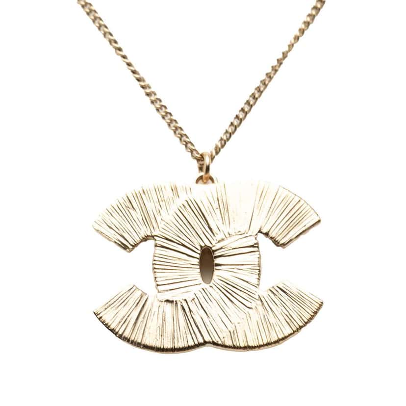 Chanel Gold Plated Gripoix CC Pendant Necklace Gold Metal Very good condition - Back View