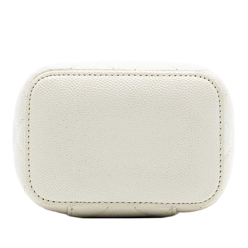 Chanel Mini CC Quilted Caviar Vanity Case with Chain White Leather Very good condition - Inside View