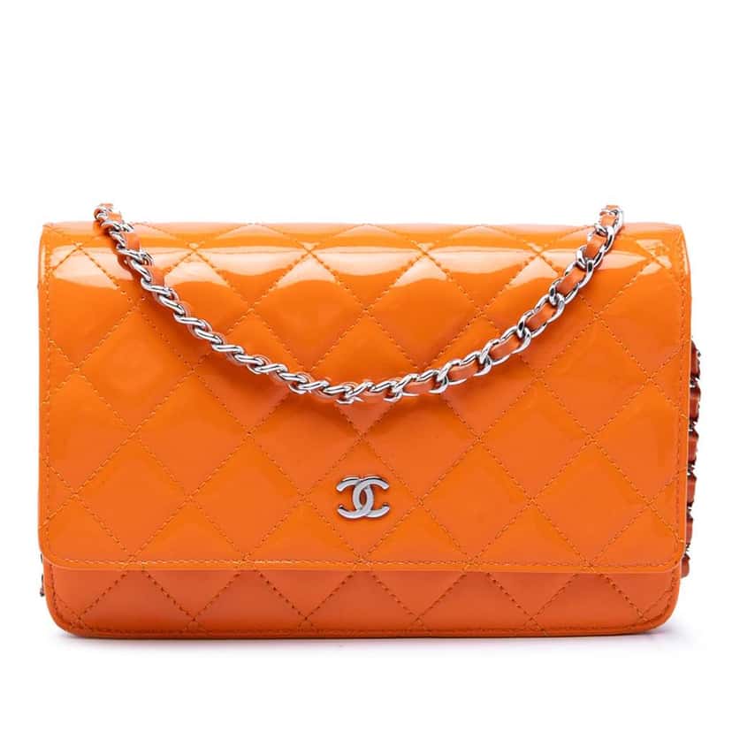 Chanel CC Quilted Patent Wallet on Chain Orange Leather Very good condition - Front View