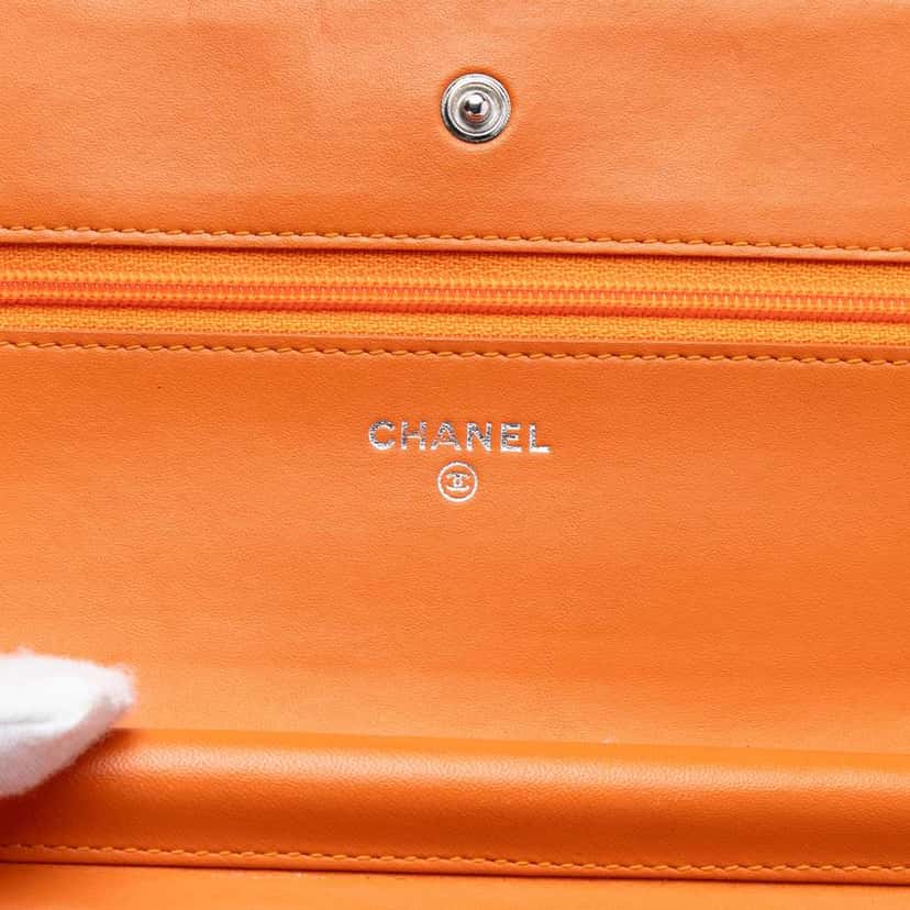 Chanel CC Quilted Patent Wallet on Chain Orange Leather Very good condition - Box View