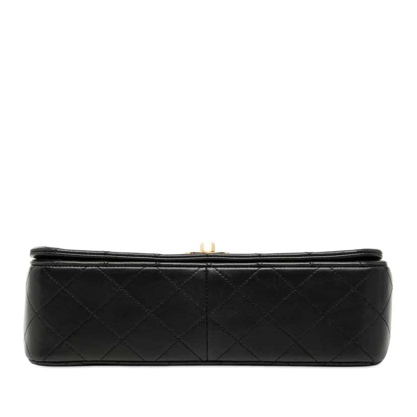 Chanel Medium Quilted Lambskin Full Flap Black Leather Good condition - Inside View