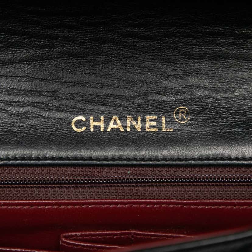 Chanel Medium Quilted Lambskin Full Flap Black Leather Good condition - Box View