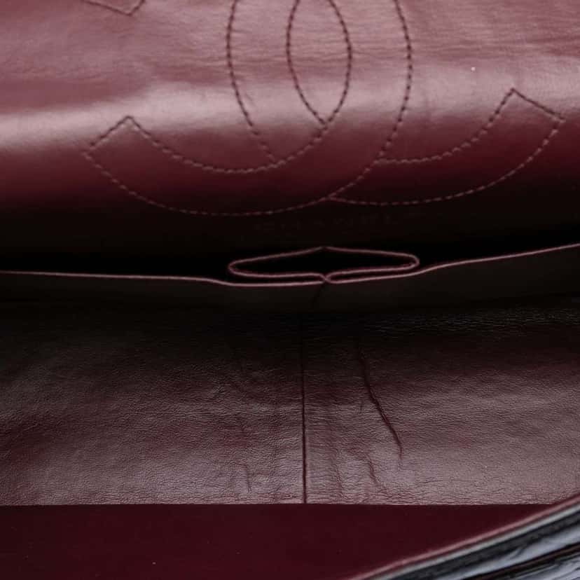 Chanel Quilted Aged Calfskin Reissue 2.55 Double Flap 226 Black Leather Good condition - Model View