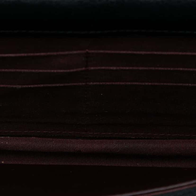 Chanel CC Quilted Caviar Wallet on Chain Black Leather Good condition - Model View