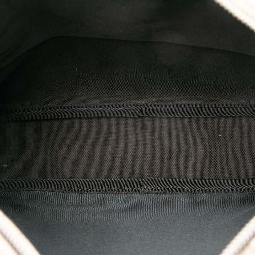 Gucci GG Supreme Crossbody Brown Canvas Very good condition - Model View