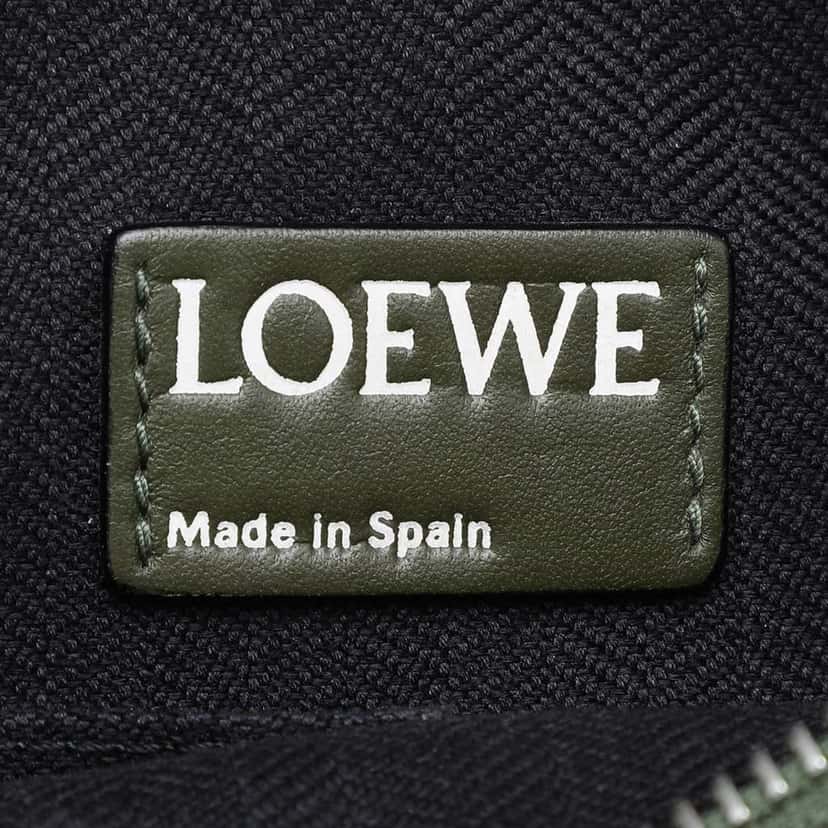 Loewe Embossed Leather Anagram Repeat T Clutch Green Leather Good condition - Box View