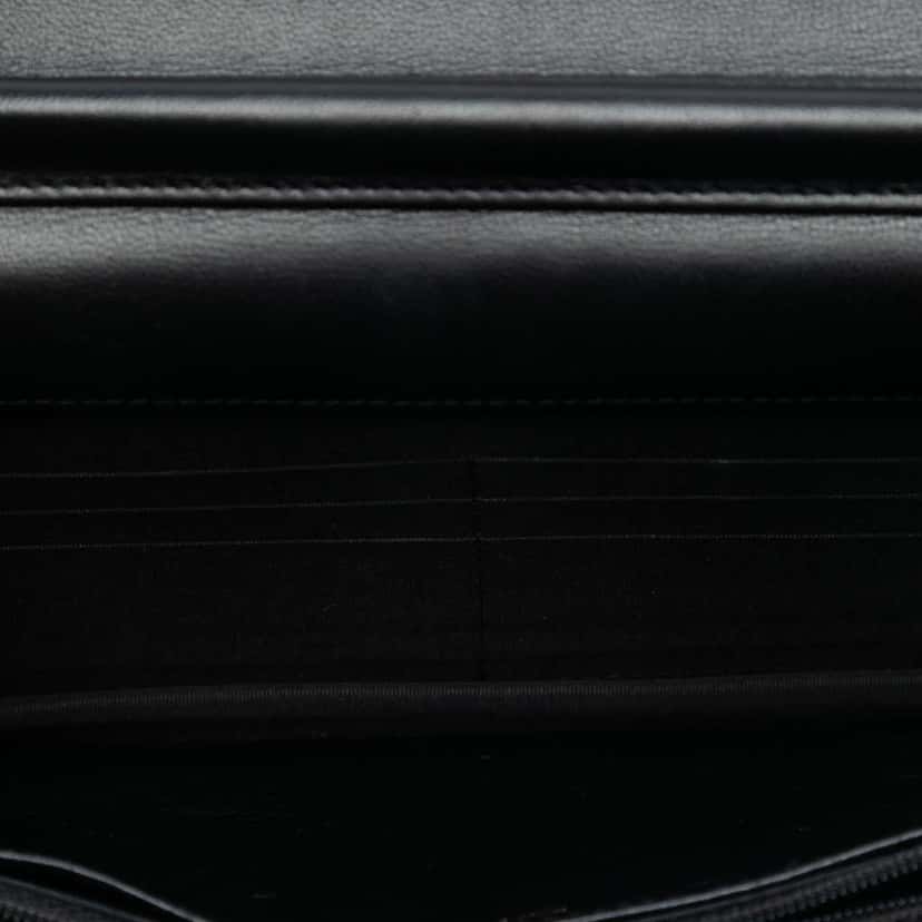 Chanel Quilted Lambskin CC Charm Wallet on Chain Black Leather Very good condition - Model View