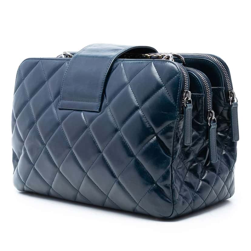 Chanel Medium Quilted Glazed Calfskin Daily Walk Double Zip Shoulder Bag Blue Leather Good condition - Back View