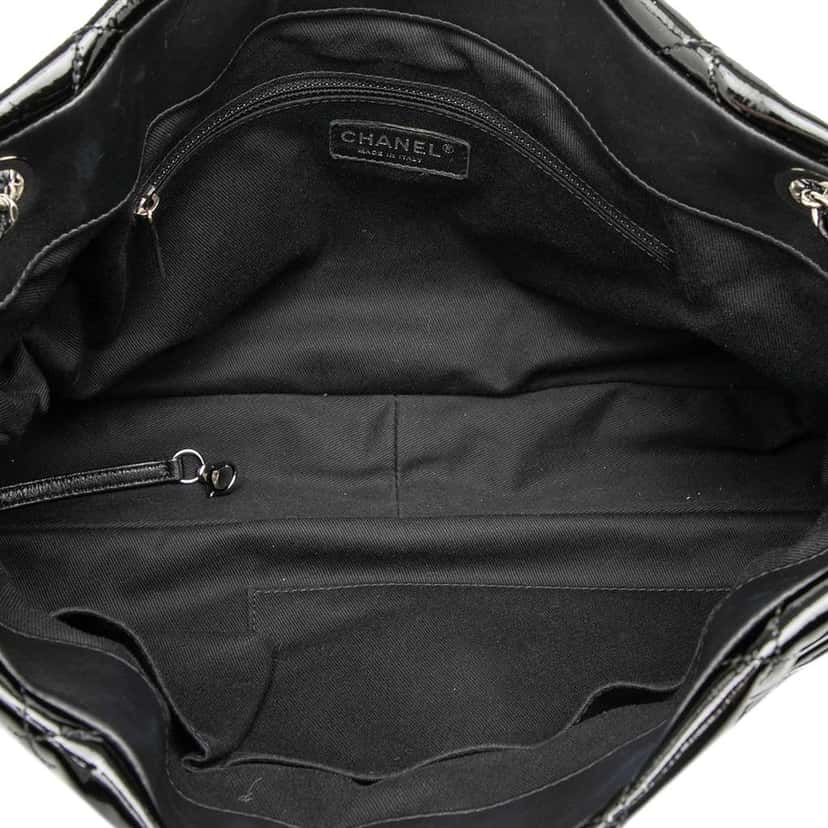 Chanel CC Quilted Patent Timeless Soft Tote Black Leather Very good condition - Model View