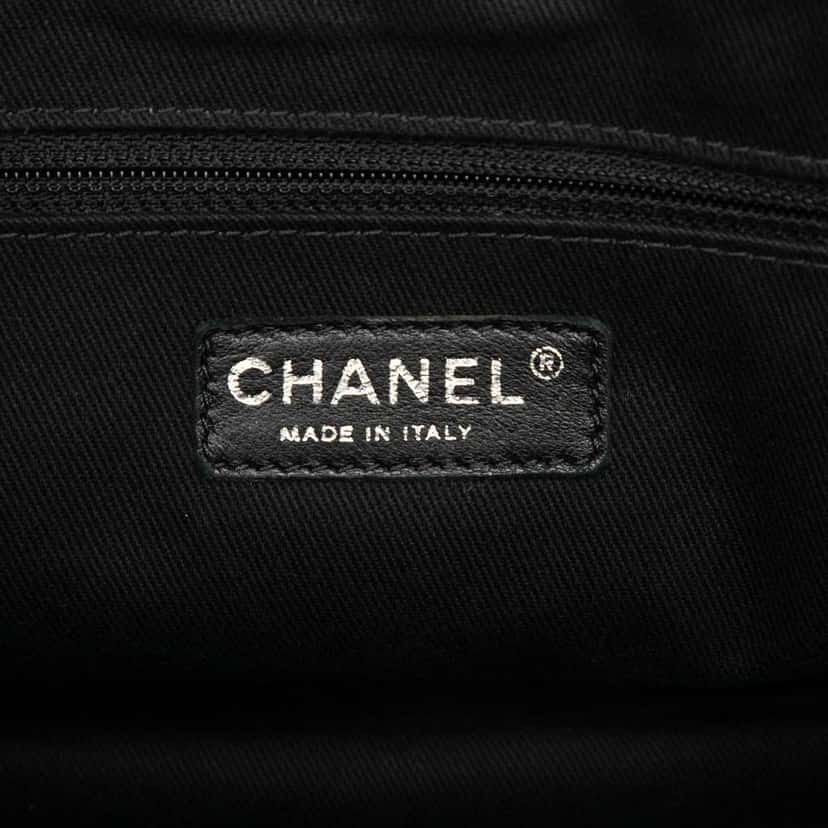 Chanel CC Quilted Patent Timeless Soft Tote Black Leather Very good condition - Box View