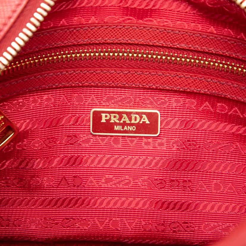 Prada Saffiano Crossbody Red Leather Very good condition - Box View