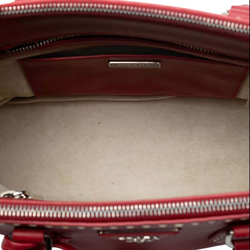 Prada Small City Calf Hand Stitched Galleria Double Zip Satchel Red Leather Very good condition - Model View