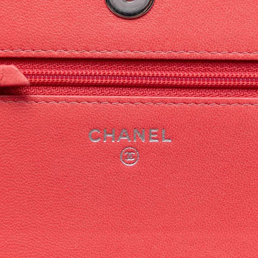 Chanel Quilted Lambskin Color Pop CC Wallet on Chain Blue Leather Very good condition - Box View
