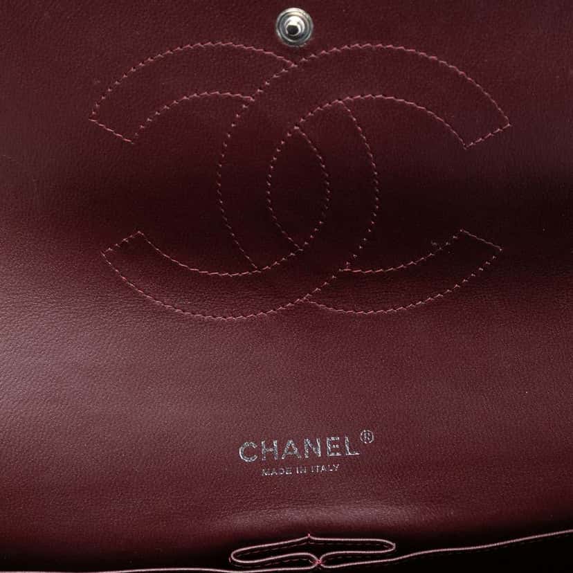 Chanel Maxi Classic Lambskin Double Flap Black Leather Very good condition - Box View