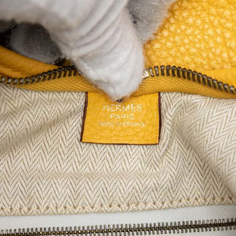 Hermès Clemence Massai PM Yellow Leather Good condition - Box View