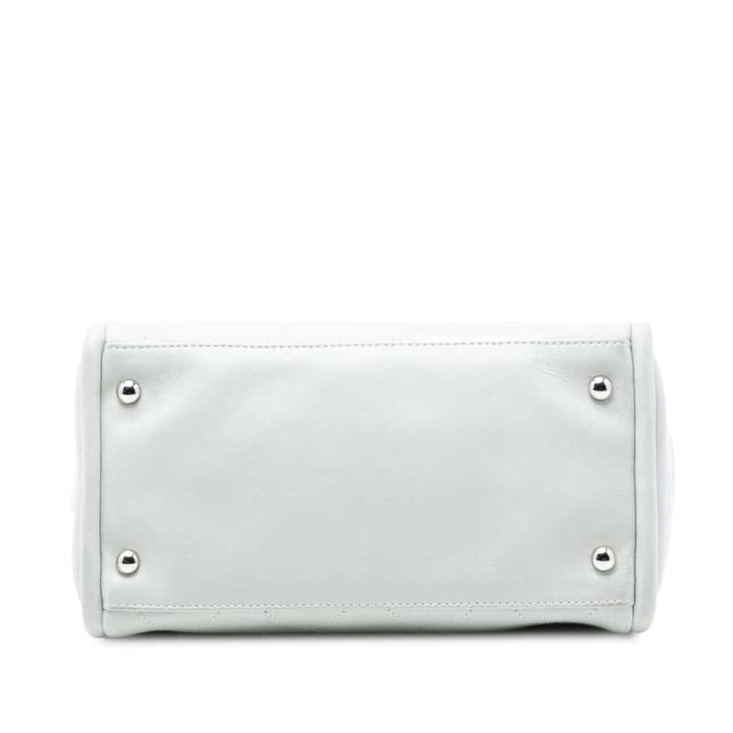 Chanel Lambskin Ultimate Soft Frame Handbag White Leather Very good condition - Inside View